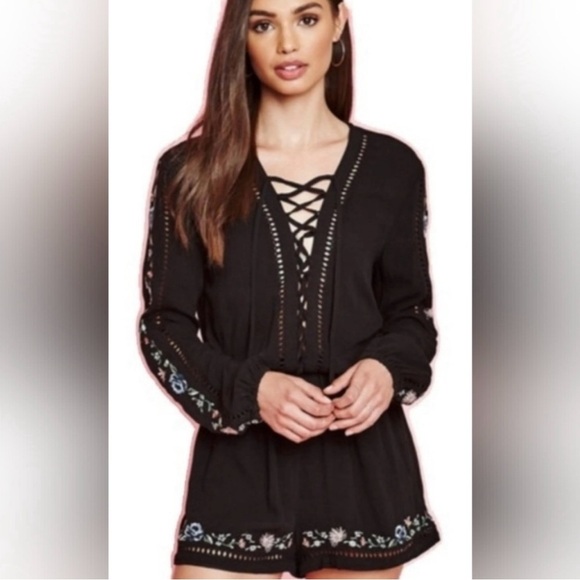 Kendall & Kylie Romper Small Black Pink Blue Floral Embroidered Lace Up Short - Picture 1 of 7